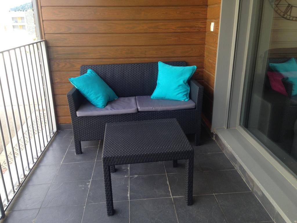Golf Y Nieve Apartment Sabinanigo Ngoại thất bức ảnh
