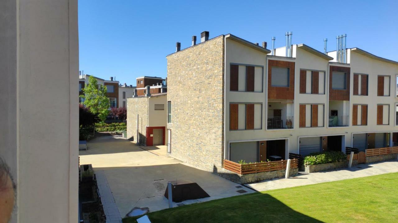 Golf Y Nieve Apartment Sabinanigo Ngoại thất bức ảnh